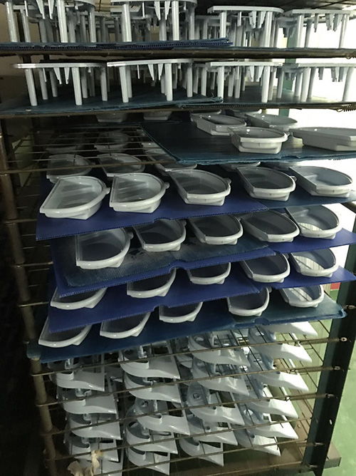 東莞市塘廈志華塑膠五金制品廠動態(tài) 聚焦化妝品批發(fā)業(yè)務(wù)的新機遇